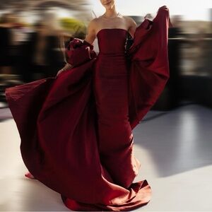 LADY IN RED SOLACE London Strapless Gown